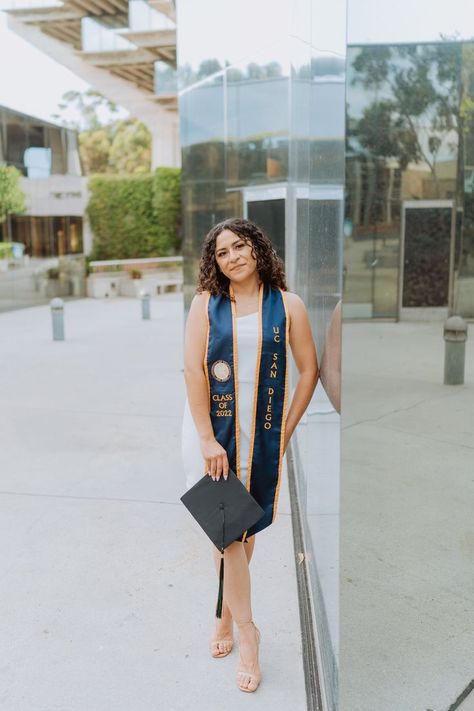 Ucsd College, Ucsd Graduation, Grad Picture Ideas, Graduation Session, Grad Shoot, Graduation Photography Poses, Grad Photoshoot, Graduation Photography, Grad Pics