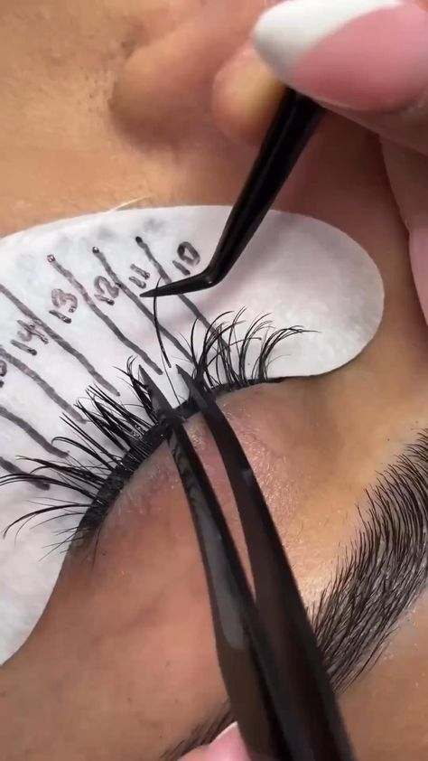 #eyelashes #eyelashextensionstips #lashes #lashextensions #lashartist #lashtech Volume Lashes Extensions, Eye Lash Photography, Eyelashes Tutorial, Lash Lounge, Lash Tricks, Lashes Tutorial, Eyebrow Makeup Tutorial, Eyelash Tips, Lashes Extensions