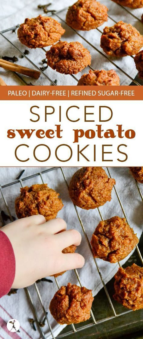 Looking for a cookie that is sweet and healthy at the same time? Give these Spiced Paleo Sweet Potato Cookies a try! They're even a hit with non-sweet-potato-lovers! Potato Cookies, Sweet Potato Cookies, Sweet Potato Dessert, Paleo Menu, Best Paleo Recipes, Delicious Paleo Recipes, Paleo Cookies, Paleo Lunch, Aip Paleo