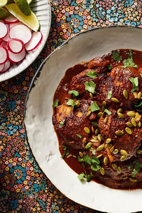 Mole Chicken, Chicken Mole Recipe, Mole Recipe, Chicken Mole, Pot Making, Pumpkin Seed Recipes, Mole Sauce, Toasted Pumpkin Seeds, Instant Pot Chicken