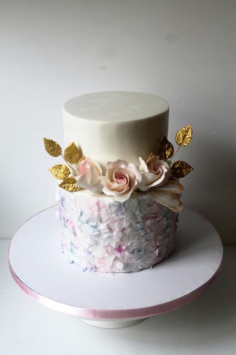 Boho chic birthday cake by Bella's Cakes Boho 21st Birthday Cake, Boho 21st Birthday, Wafer Paper Feathers, Chic Birthday Cake, Incredible Cakes, Boho Cake, Primary Ideas, Paper Feathers, Chic Birthday