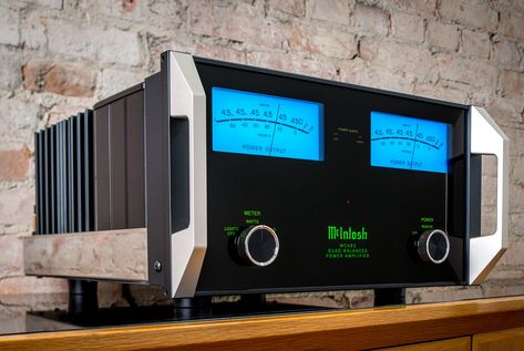 McIntosh MC462 Stereo Amplifier • Gear Patrol Mcintosh Amplifier, Mcintosh Stereo, Mcintosh Audio, Hifi Audiophile, Audiophile Speakers, Vintage Speakers, Speaker Amplifier, Integrated Amplifier, Stereo Amplifier