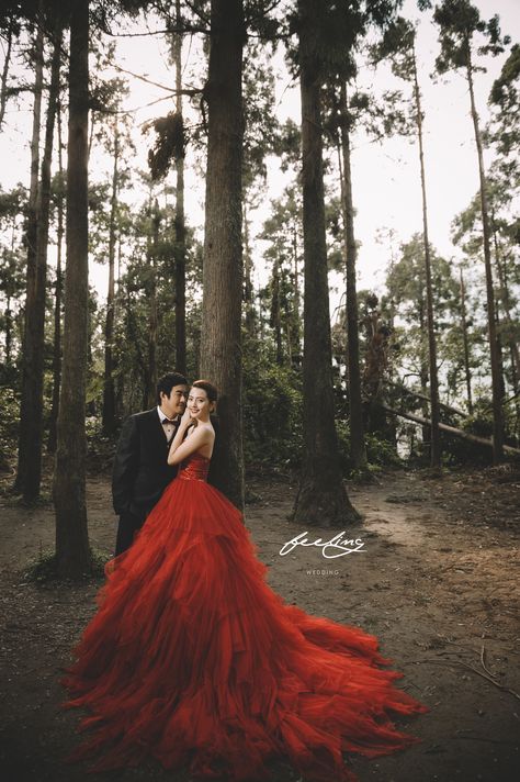 Prenup Gown Ideas, Farmer Photoshoot, Photoshoot Trends, Prewedding Gown, Wedding Card Verses, Trail Gown, Prewedding Ideas, Inspired Photos, Inspirational Phone Wallpaper