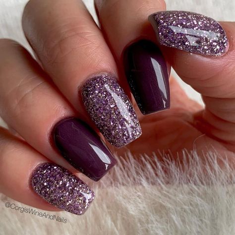 Wedding Guess Nails, Plum Nails Design, Purple Burgundy Nails, Wineberry Nails, Purple Fall Nails Design, Plum Nails With Design, Quirky Nails, 2025 Nails, Baby Boomer Nails