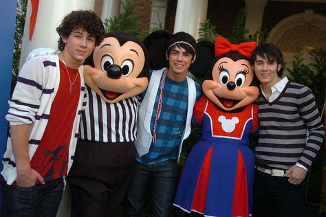 Entertainment : Jonas Brothers Say They Felt 'Frustrated' During Their Disney Days Check more at https://en.celebrity.tn/entertainment-jonas-brothers-say-they-felt-frustrated-during-their-disney-days/ Cobie Smulders, Sarah Shahi, Jennette Mccurdy, Kellan Lutz, Taylor Lautner, Elizabeth Gillies, Phoebe Tonkin, Joe Jonas, Disney Day