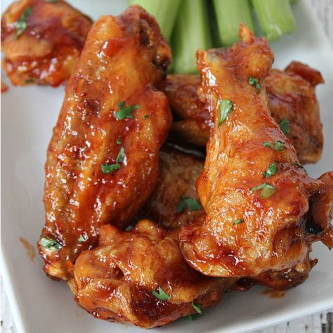 Honey Chipotle Wings Chipotle Chicken Wings Recipe, Honey Chipotle Chicken Wings, Nye Recipes, Sabbath Ideas, Chipotle Chicken Wings, Chicken 101, Honey Chipotle Chicken, Wings Recipes, Cooking Chicken Wings