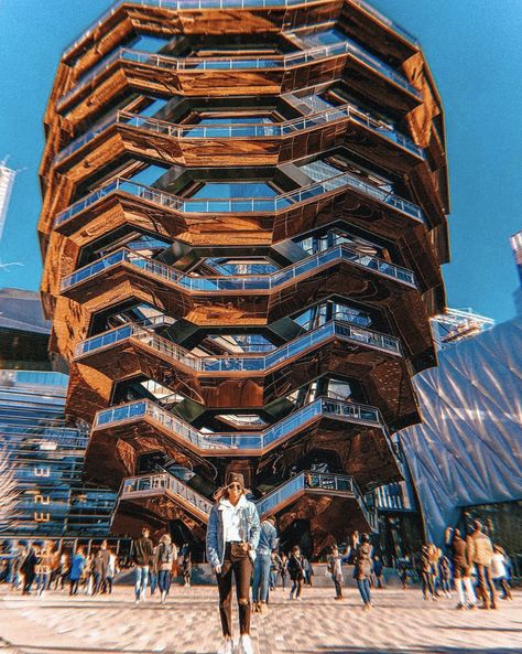 most instagrammable spots in nyc hudson yards the vessel Pink Restaurant, Places In Nyc, New York City Pictures, Nyc Photoshoot, Bronx Nyc, New York City Vacation, Nyc Instagram, Nyc Fall, New York City Photos