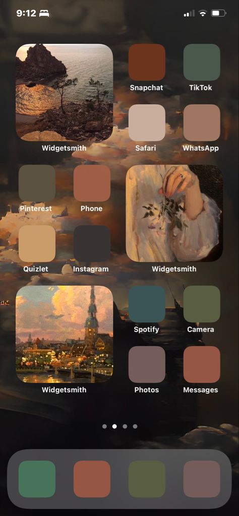 Vintage Phone Layout, Mac Desktop Wallpaper Aesthetic, Home Screen Layout Iphone Aesthetic, Autumn Ios, Phone Layout Ideas, Cute Home Screen, Home Screen Layout Iphone, Iphone Layouts, Home Screen Layout