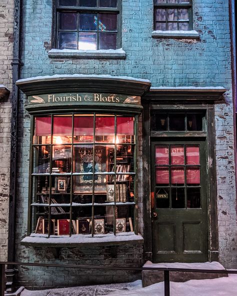 Victorian Shop Fronts, Bookshop Exterior, Bookstore Front Design, Vintage Shop Fronts, Vintage Store Fronts, Old Store Fronts, Coffee Shop Building, Bookstore Front Window, Antique Store Aesthetic Exterior