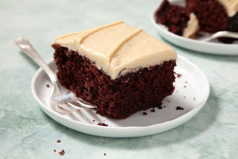 Chocolate Mayonnaise Cake Recipe: How to Make It Mayonnaise Cake Recipe, Chocolate Surprise, Brown Sugar Frosting, Mayonnaise Cake, Chocolate Mayonnaise Cake, Best Cake Ever, Birthday Dessert, Sugar Frosting, Surprise Cake