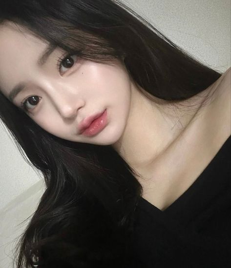 Soft Makeup Looks, Cute Makeup Looks, Soft Makeup, Uzzlang Girl, Asian Makeup, Pretty Selfies, Girls Makeup, Pretty Makeup, Cute Makeup