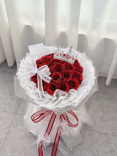 Cute Bouquet, Wedding Gift Hampers, Pita Satin, Round Bouquet, Wall Workout, Luxury Flower Bouquets, Sunset Rose, Red Rose Bouquet, Tulip Bouquet