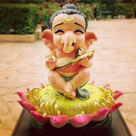 Soooo cute. Bal ganesh Ganapati Chaturthi, Baby Ganpati, Clay Statue, Ganpati Decoration Theme, Ganpati Bappa Wallpapers, Jai Ganesh, Ganesh Lord, Decoration For Ganpati, Baby Ganesha