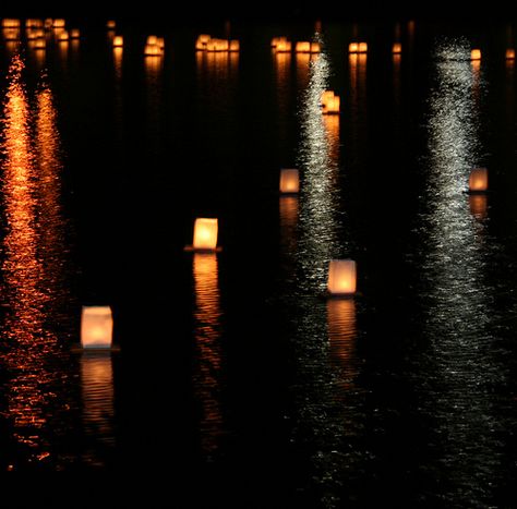 candles on the water by chanzezare, via Flickr Flying Candles, Big Wine Glass, Candle On The Water, Pool Candles, Mood Candles, Mason Jar Candle Holders, Water Candle, Floating Lights, Hanging Candles