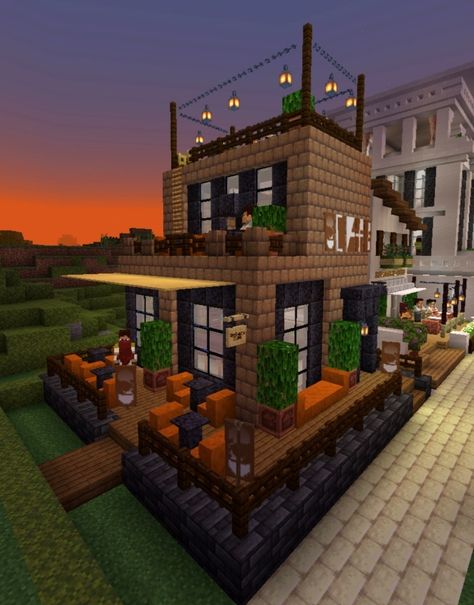 Minecraft Town Road, Minecraft Square House, Minecraft Balcony Design, Movie Theater Minecraft, Minecraft Neighborhood Ideas, Minecraft Sushi Restaurant, Minecraft House Inside Ideas, Minecraft Club Ideas, Modern House Minecraft Ideas