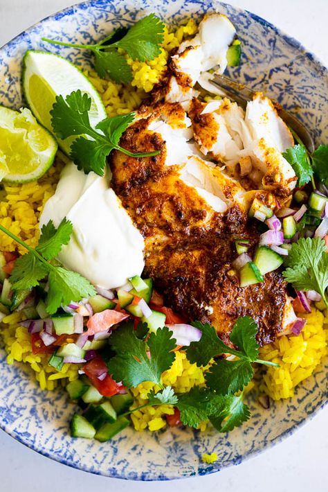 Turmeric Rice, Recipes Rice, Plats Healthy, One Pot Dinners, Curry Spices, Fish Dinner, Baked Fish, Simply Delicious, Fish Dishes