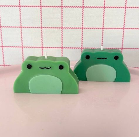 Frog Things, Frog Candle, Frog Girl, Strawberry Mochi, Aesthetic Candle, Frog Decor, Frog Gifts, Green Strawberry, Cottage Grove