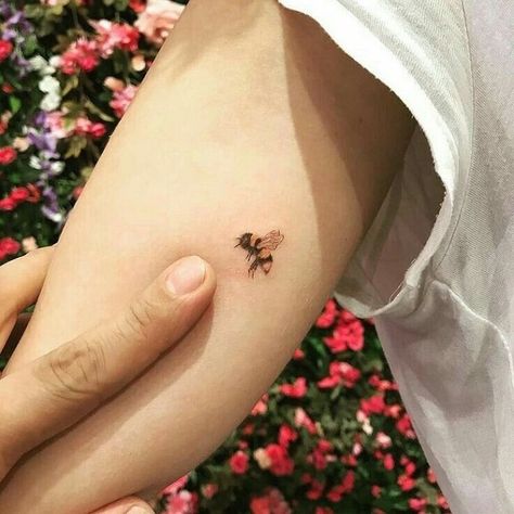 Tier Tattoo, Original Tattoos, Disney Tattoo, Bee Tattoo, Diy Tattoo, 문신 디자인, Disney Tattoos, Little Tattoos, Small Tattoo