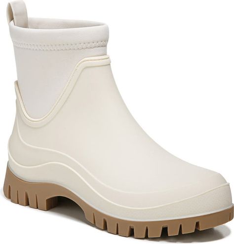 Rain Boots Women, Spring Boots, Rain Boot, Wardrobe Style, Lug Sole, Waterproof Boots, Shoe Game, Rainy Days, Timberland Boots