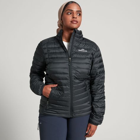 Versatility goes a long way when the weather's changeable. For an extra layer, pack our latest Heli Women's Down Jacket and enjoy its warmth without the bulk. Utilise it as either a mid or outer layer. Kathmandu Puffer Jacket, Puffer Jacket Outfit, Winter Travel Outfit, Peak Design, Trip Outfits, Windproof Jacket, Size 10 Women, Warm Jacket, Best Wear