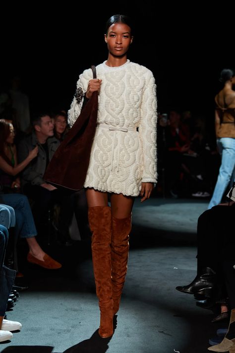 Brandon Maxwell Fall 2022 Ready-to-Wear Collection | Vogue Sweater Dress Outfit, Brandon Maxwell, Estilo Boho Chic, Winter Trends, Winter 2022, Fall 2022, Fashion Show Collection, Latest Outfits, New York Fashion Week