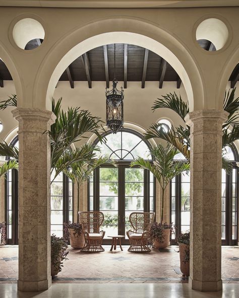 Miami Hotel Lobby, Miami Villa Beach Houses, Four Seasons Surfside, Mediterranean Hotel Lobby, Coastal Hotel Design, Tropical Hotel Lobby, Tropical Hotel Design, Beach Hotel Design, Luxury Beach House Interior