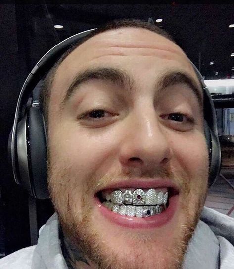 malcolm on Instagram: “what mac song means the most to you? #macmiller #resteasymac #swimming #macheads #mostdope #mostdopeforever #mostdopefamily…” Mac Miller Pfp, Larry Fisherman, Mac Collection, Arte Grunge, Mac Miller, Big Mac, Best Day Ever, Ariana Grande