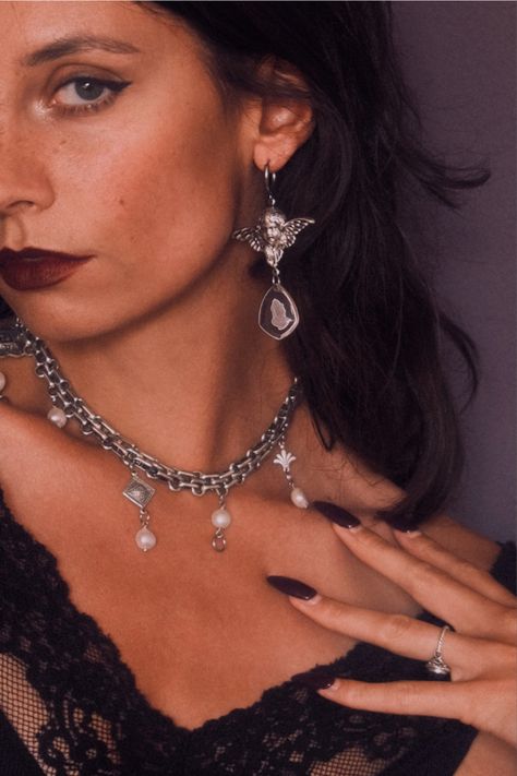 Regal Rose jewelry (code QUIRINEBROUWER dor 15% off) ❤️ Regal Rose Jewellery, Regal Rose, Rings Gemstone, Alternative Jewelry, Layering Necklaces, Heart Hoop Earrings, Silver Signet Ring, Gold Signet Ring, Heart Frame