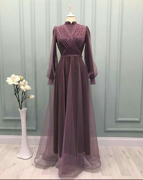 Dress Muslim Modern, Braidsmaid Dresses, Baju Kahwin, Fesyen Islam, Hijab Dress Party, Fashion Dresses Formal, Soiree Dress, Women Dresses Classy, Indian Gowns Dresses