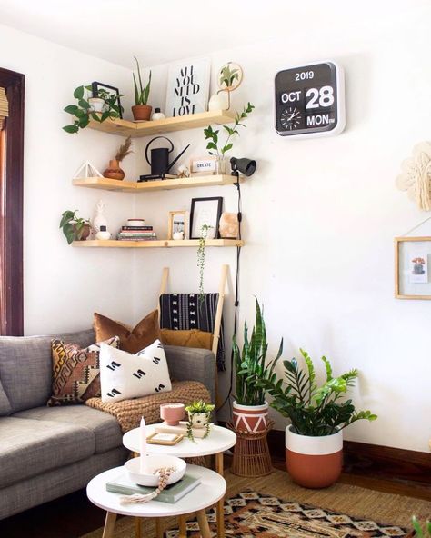 17 Tips  Tricks for Small Space Living | Extra Space Storage Små Rum Lidt Plads, Living Room Designs Small Spaces, Storage Tips, Casa Vintage, Small Space Living Room, Small Living Room Decor, Small Apartment Living, Small Apartment Decorating, Sopot