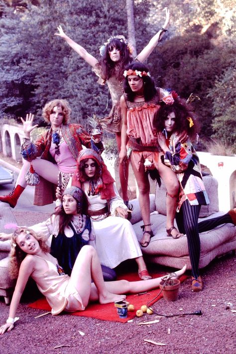 'I'm with the Band: Confessions of a Groupie' was her groundbreaking bestseller and Penny Lane from 'Almost Famous' is based on her. We talk to Pamela about her new book, 'Let It Bleed: How to Write a Rockin' Memoir.' The Gtos, Famous Groupies, Pamela Des Barres, Scarlet Begonias, Vintage Shoot, Arte Pin Up, 60s 70s Fashion, Estilo Hippy, 70s Aesthetic