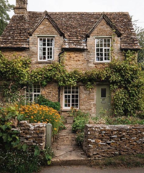 Small British Cottage, Stone Cottage With Porch, Cottage Core Homestead, English Village Cottages, British Cottage English Countryside, English Village House, British Cottage, Cotswolds Cottage, Countryside Cottage