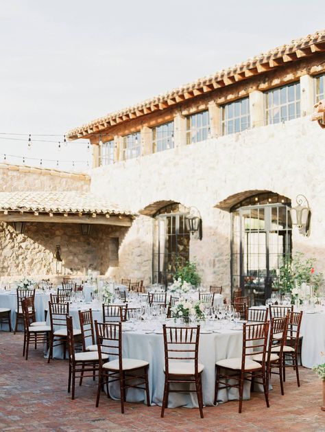 Tuscan-inspired wedding in Scottsdale, Arizona via Magnolia Rouge Brown Chiavari Chairs Wedding, Brown Wedding Chairs, Tuscan Inspired Wedding Decor, Outdoor Reception Ideas, Tuscan Inspired Wedding, Amsale Bridesmaid, How To Dress For A Wedding, Arizona Elopement, Arizona Wedding Venues