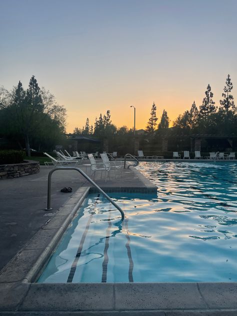 aesthetic pool picture at sunset summet bucket list #summer #poolparty #sunset #blue #poolside #sunsetphotography Pool Time Aesthetic, Aesthetic Pool Pictures, Community Pool Aesthetic, Sitting By The Pool Aesthetic, Public Pool Aesthetic, Pool Aesthetic Summer Night, Aesthetic Pool, Pool Vibes, Pool Aesthetic