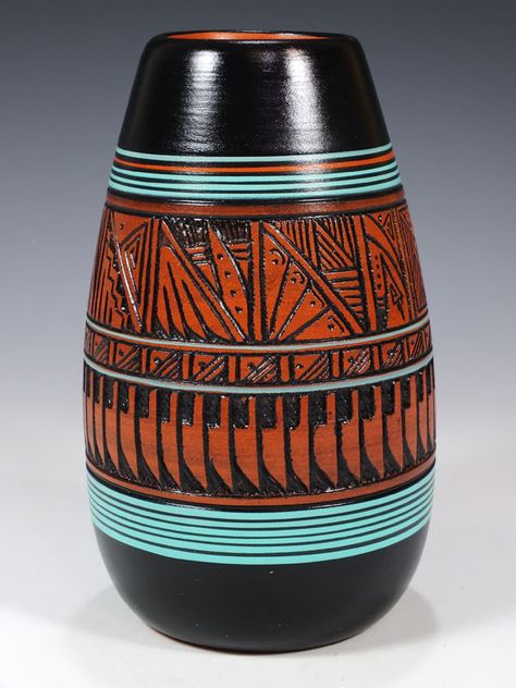 Navajo Etched Pottery by Paul Lansing Etched Pottery, Painted Dishes, Southwest Pottery, Native Pottery, American Indian Pottery, Pottery Vases, Indian Pottery, Pueblo Pottery, Inuit Art