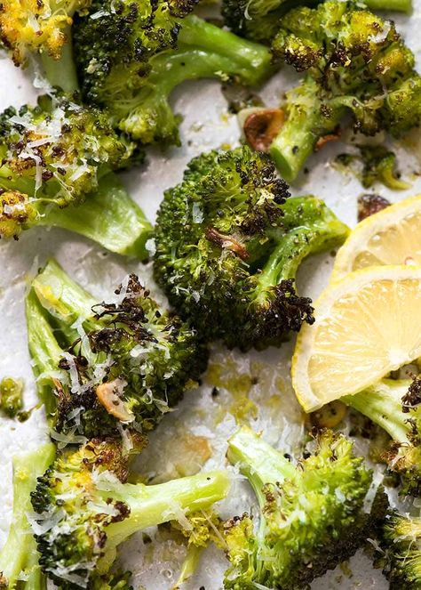 Magic Broccoli | RecipeTin Eats Parmesan Roasted Broccoli, Plats Weight Watchers, Garlic Broccoli, Crispy Garlic, Chop Chop, Green Veggies, Pan Dinners, Dinners Recipes, Low Carbs