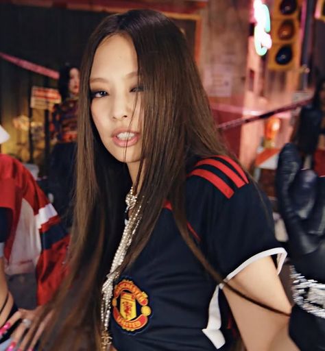 Jennie Manchester United, Manchester United Club, Jennie Pfp, Ruby Jane, Blackpink Icons, Jennie Kim, Man United, Blackpink Jennie, Korean Actors