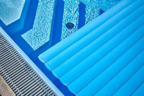 Pool mit Oberflur Abdeckung Pool Decks, Sauna, Pool Float, Float, Pool, Outdoor Decor, Home Decor, Home Décor