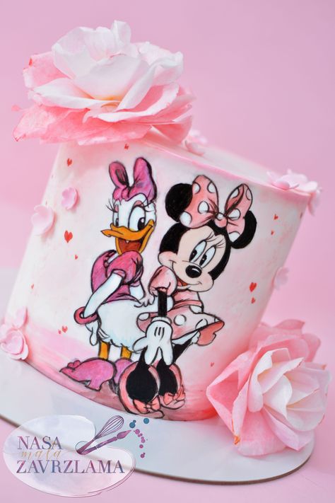 #minniemouseanddaisyduckcake #handpaintedcake #handpaintedcakes #daisyduckcake #minniemousecake #cakedecorating #cakephotography #cakestag #birthdaycake #rodjendansketorte #decijetorte #decijatorta #rodjendanskatorta #tortebeograd #nasamalazavrzlama #belgradecakes #ukusno #food #dessert #handmade #yummy #nasa_mala_zavrzlama #zavrzlama www.zavrzlama.net www.zavrzlama.rs https://www.instagram.com/nasa_mala_zavrzlama/ www.facebook.com/nasamalazavrzlama Daisy Duck Cake, Cake Daisy, Rodjendanske Torte, Minnie Mouse Birthday Party Decorations, Daisy Cake, Duck Cake, Princess Birthday Party Decorations, Disney Princess Cake, Bolo Minnie