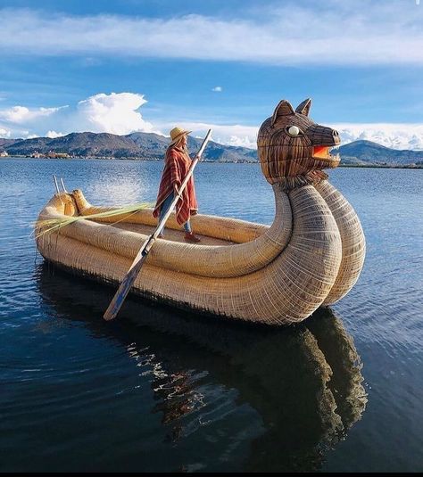 Cusco & Huacachina Tours🦙 on Instagram: “📍Desde el lago Titicaca, región de Puno 🇵🇪🇵🇪 Photo by @helencitazevallos #PeruDestinations #Southamerica” Lago Titicaca Peru, Lake Titicaca Peru, Boat On Lake, Peru Culture, 7 Wonders Of The World, Floating Islands, Own Language, 7 Wonders, Lake Titicaca