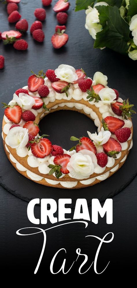 Tarte Cake Recipe, Cookie Cream Tart, Cream Tart Cake Recipe, Tart Cake Recipes, Numbered Cakes, Entremet Recipes, Cream Tart Recipe, Cream Tart Cake, Tart Cakes