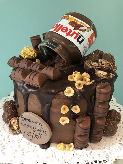 Nutella cake Birthday Cale, Nutella Lover, Nutella Cake, Birthday Wishes Greetings, Creative Birthday Cakes, Creative Birthday, Cake Pictures, Birthday Cakes, Nutella