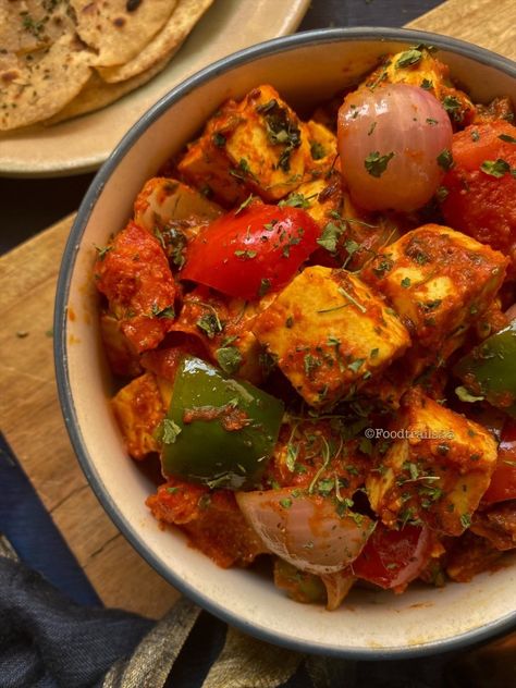 Paneer Jalfrezi Recipe, Paneer Jalfrezi, Jalfrezi Recipe, How To Make Paneer, Paneer Dishes, Indian Dinner, Veggie Meals, Vegetarian Side Dishes, Vegetarian Fast Food