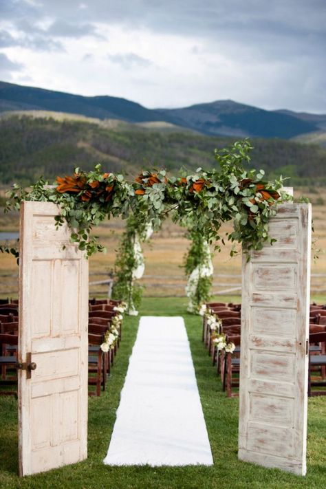 Elegant Entry Ideas for Rustic Chic Country wedding Outdoor Country Wedding, Rustic Outdoor Wedding, Wedding Furniture, Rustic Fall Wedding, Country Chic Wedding, Wedding Entrance, Fall Wedding Decorations, Outdoor Wedding Decorations, Rustic Outdoor