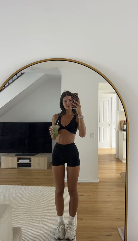 Becka Mack, Olivia Parker, Comfort Clothing, Outfits Stylish, The Nerve, Fitness Goal, Morning Vibes, Stylish Photo, Gym Fits