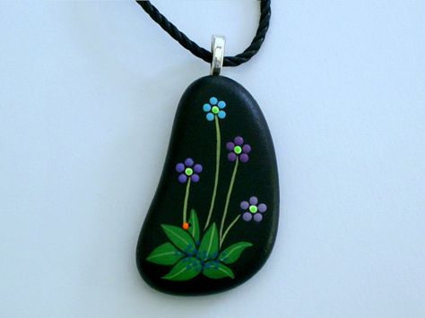 Forget-me-nots stone pendant necklace-Alzheimer awareness-painted rocks by RockArtiste Hand Painted Black Pendant Jewelry, Traditional Hand-painted Pendant Jewelry, Painted Rock Necklace Pendants, Rock Necklaces, Washer Necklaces, Painting River, Painting Stones, Painted River Rocks, Rocks Painting