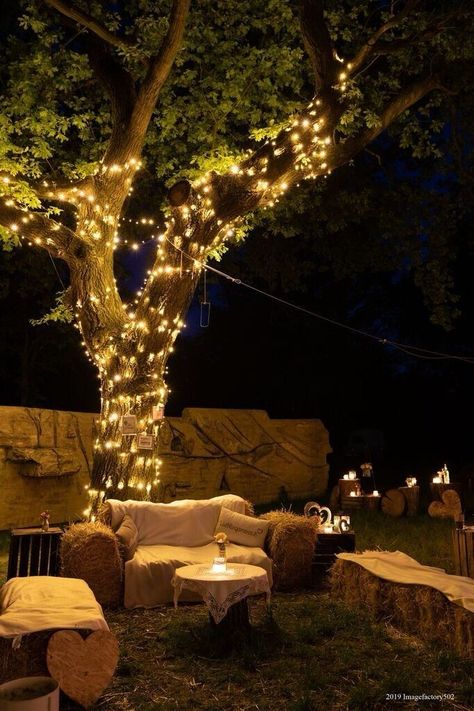 Patio Overhang Ideas, Outdoor Fairy Lights, Patio Lighting, Patio Seating, Balcony Decor, Backyard Decor, Garden Lighting, Small Backyard, Fairy Lights