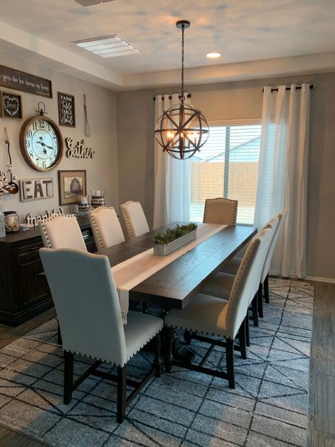 Dining Room With Kitchen Ideas, Formal Dinning Room Decor Ideas, Suburban Dining Room, Dinning Table Decorations, Dinning Table Chairs, Dinning Table And Chairs, Dining Room Decor Traditional, Dining Room Carpet, Dining Room Inspo