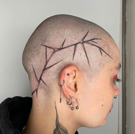 45 Amazing Head Tattoo Styles And Ideas Women’s Head Tattoo, Scalp Tattoo Ideas, Side Of Head Tattoo Women, Head Tattoos Women Side, Top Of Head Tattoo, Head Tattoos For Women, Scalp Tattoo Women, Hairline Tattoo For Women, Forehead Tattoo Woman