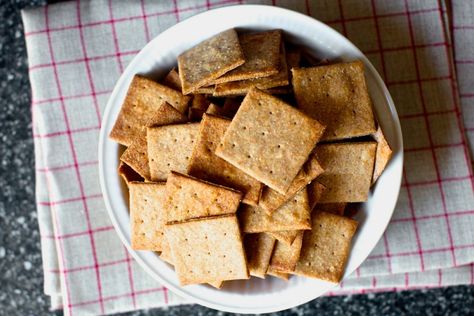 homemade wheat thins – smitten kitchen Wheat Thins, Homemade Crackers, Smitten Kitchen, Cracker Recipes, Snack Attack, Samos, Homemade Snacks, Snacks Appetizers, Sourdough Recipes